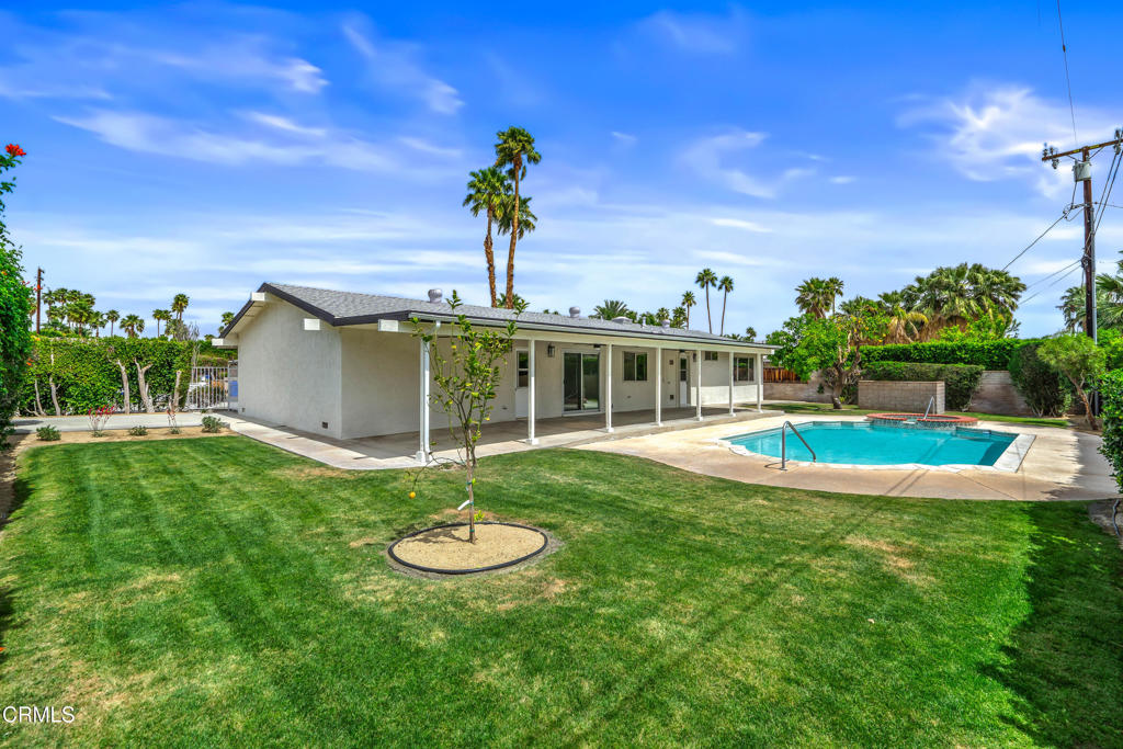 2075 E Calle Felicia