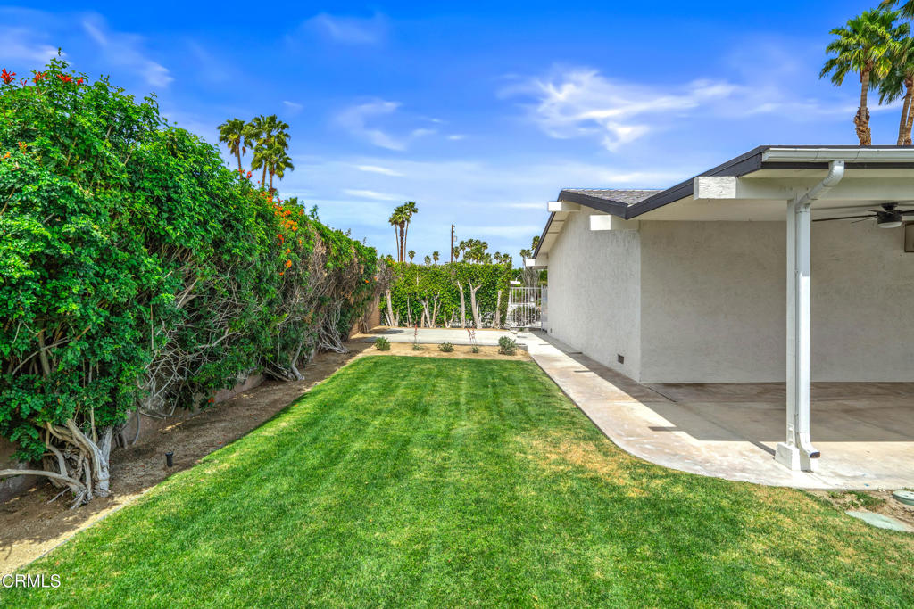2075 E Calle Felicia