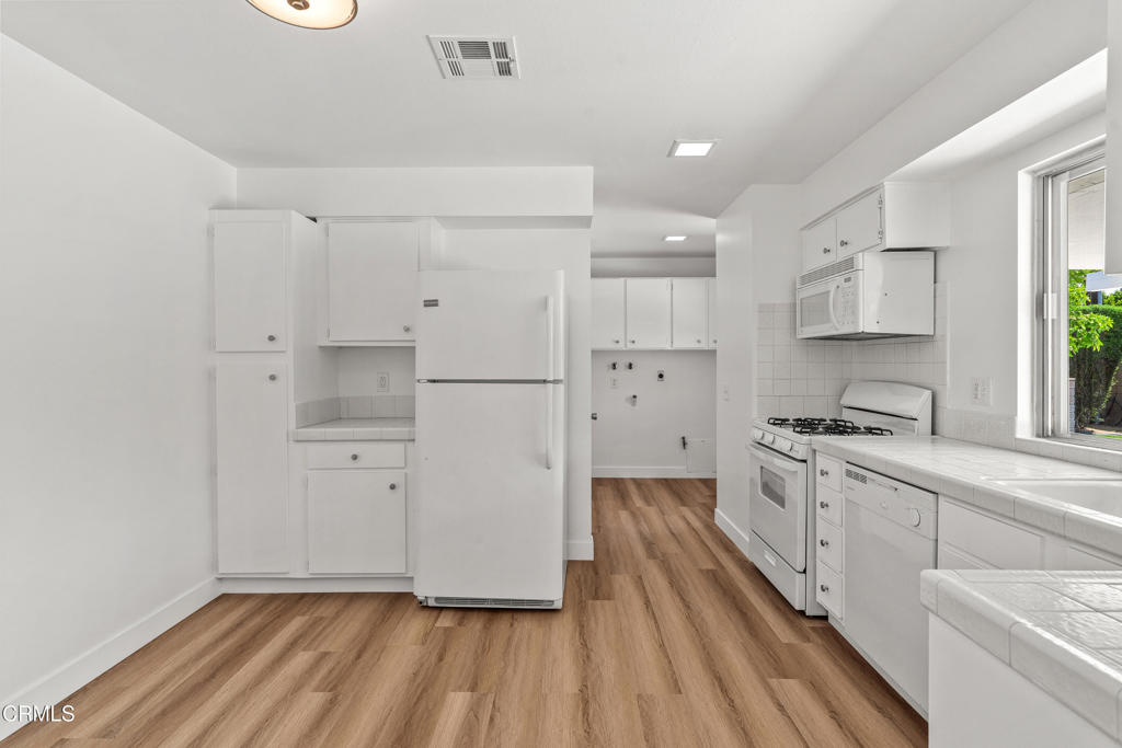 2075 E Calle Felicia