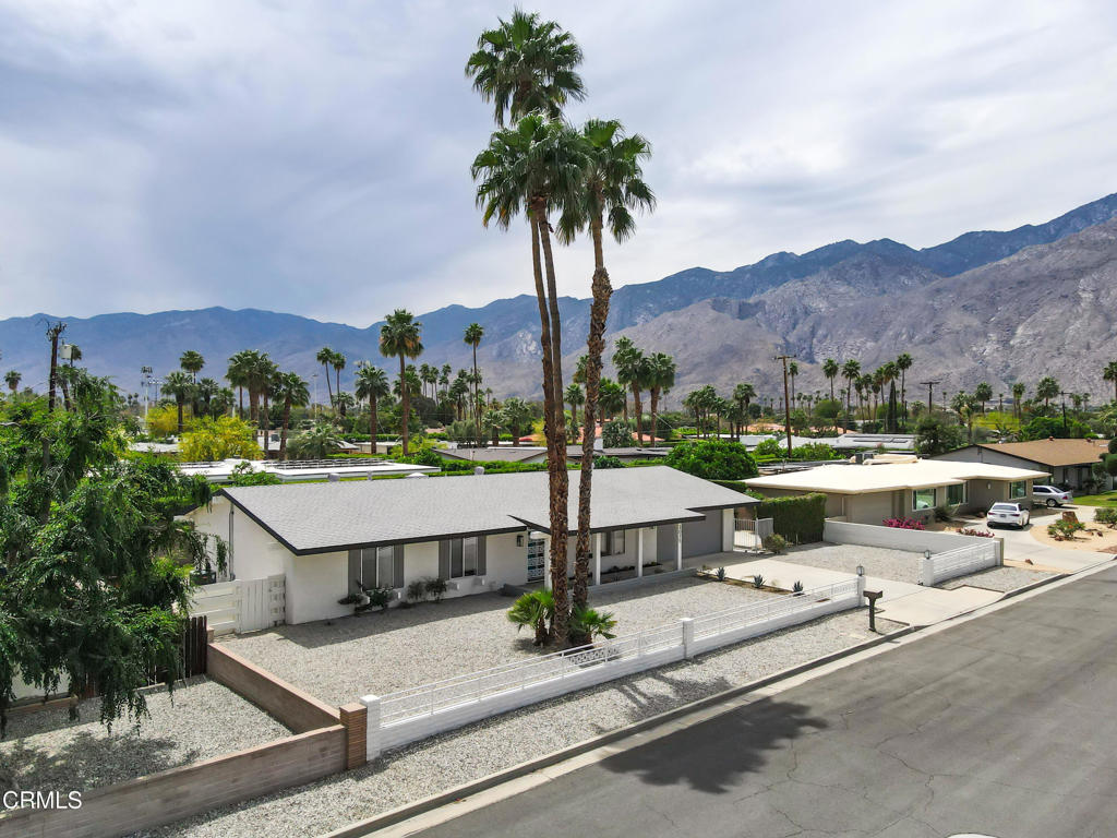 2075 E Calle Felicia