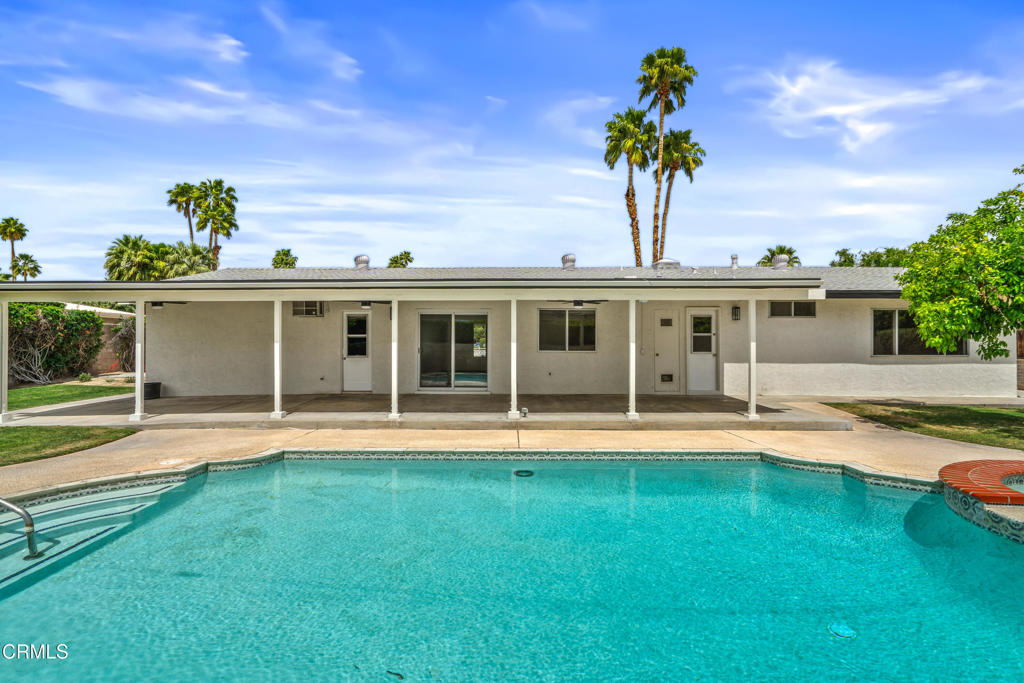 2075 E Calle Felicia