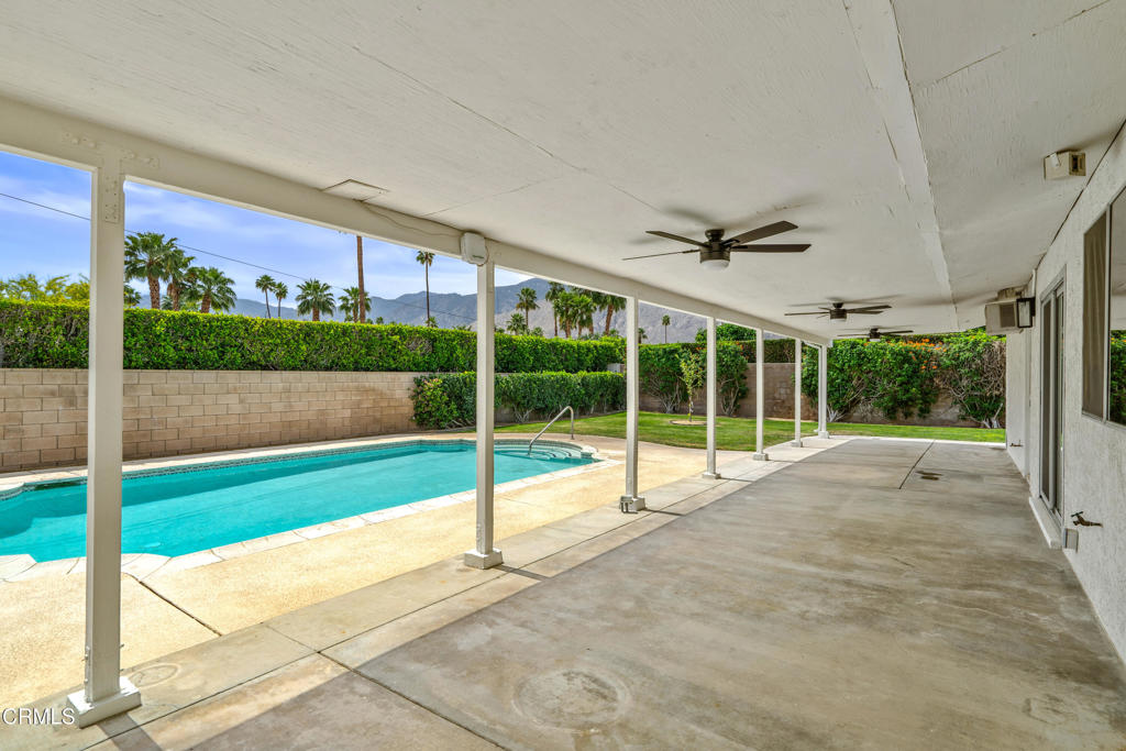 2075 E Calle Felicia