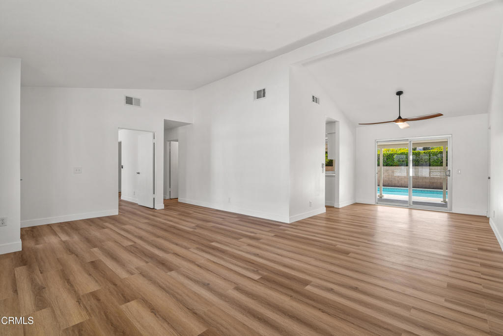 2075 E Calle Felicia