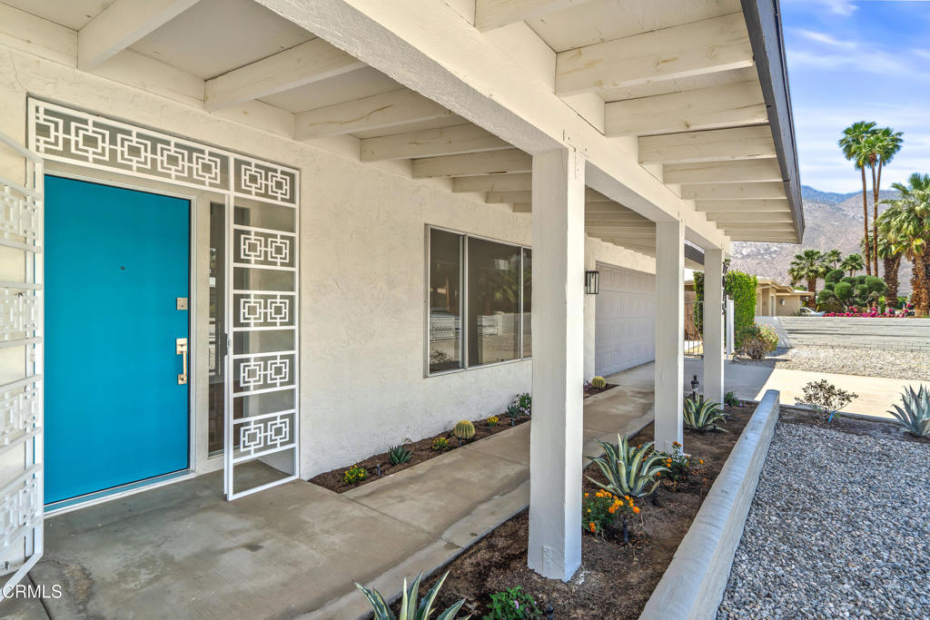 2075 E Calle Felicia