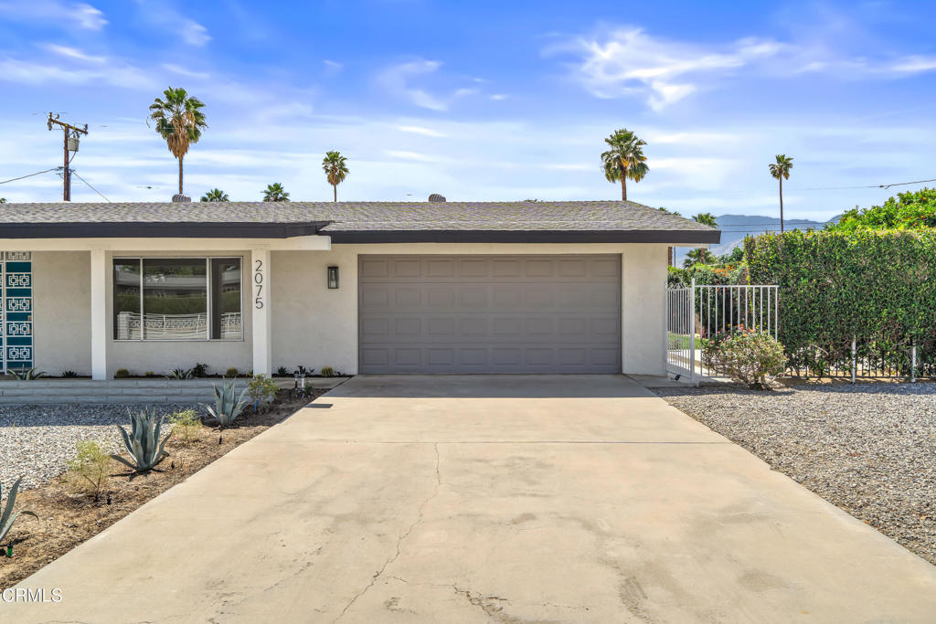 2075 E Calle Felicia