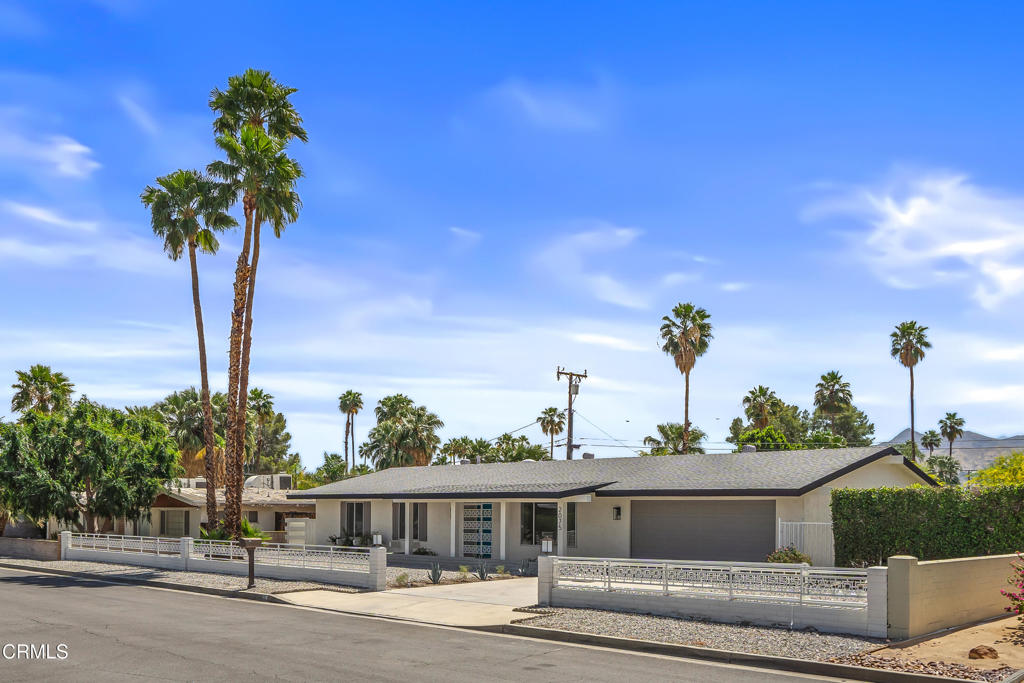 2075 E Calle Felicia