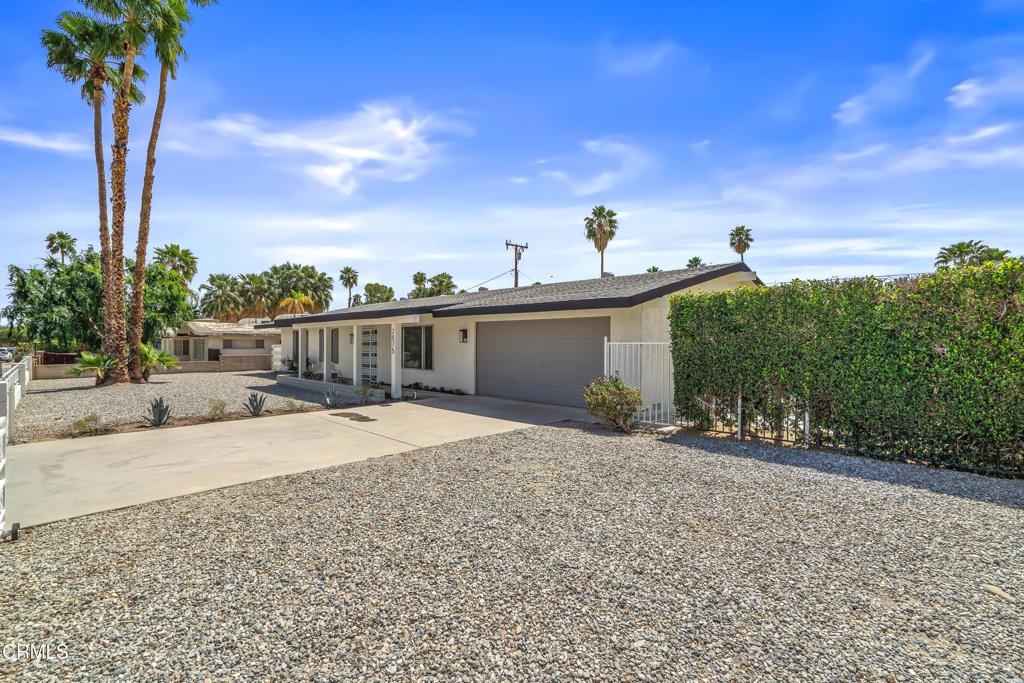 2075 E Calle Felicia