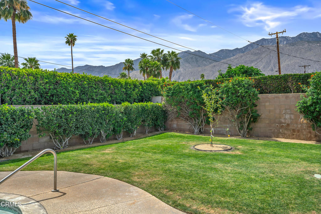 2075 E Calle Felicia