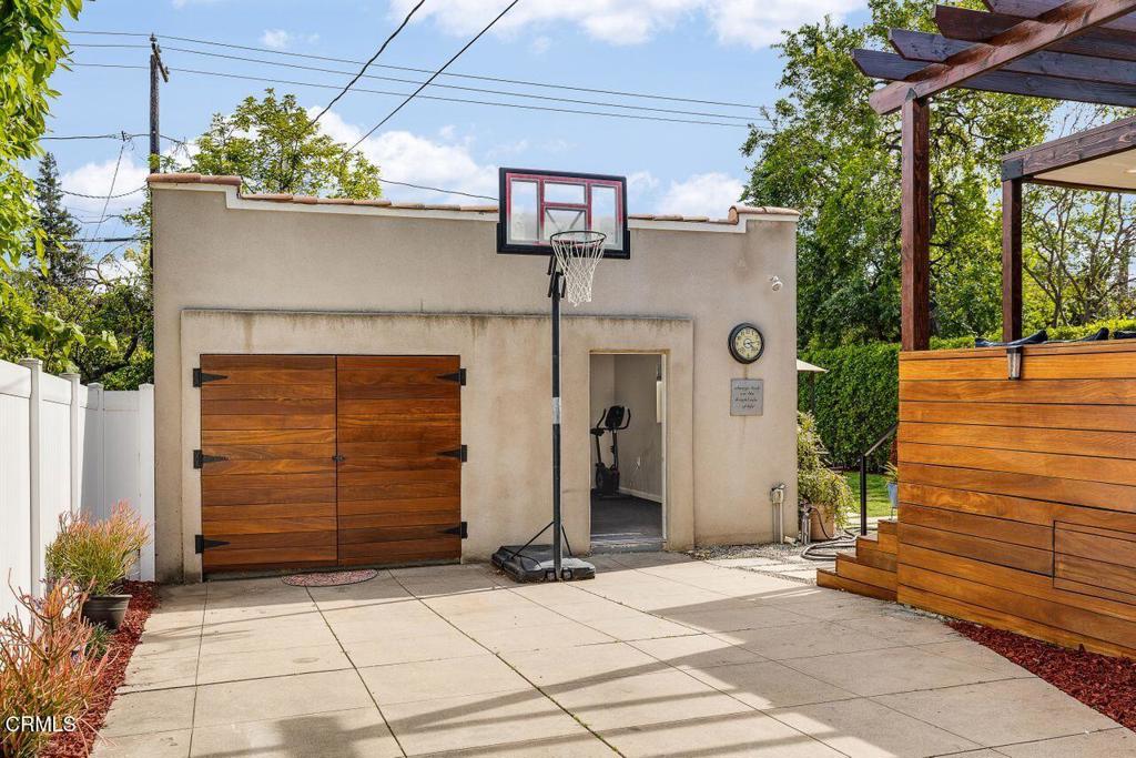 1650 E Orange Grove Boulevard