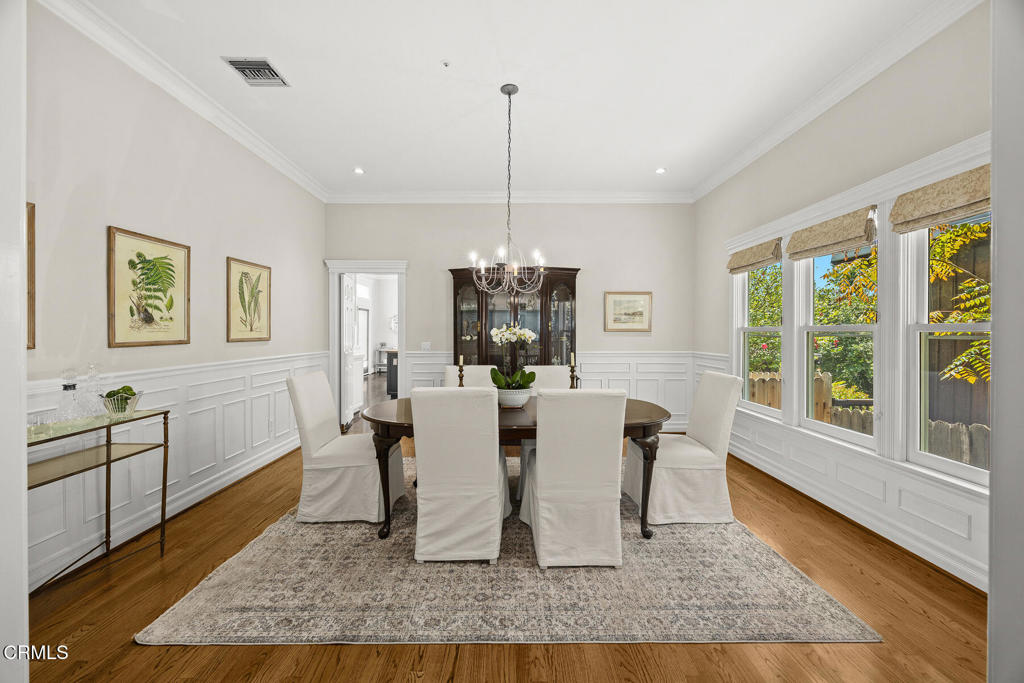 260 W Carter Avenue