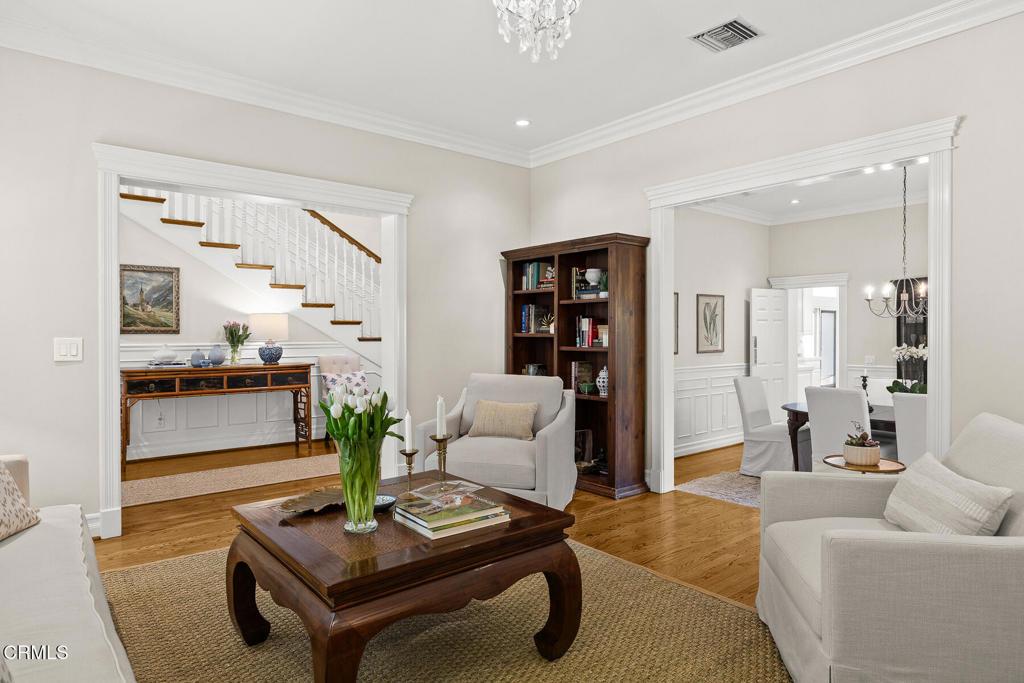 260 W Carter Avenue