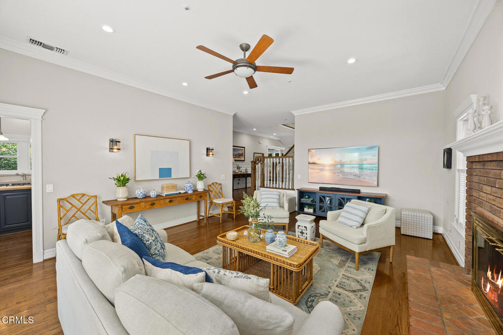 260 W Carter Avenue