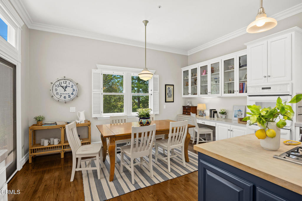 260 W Carter Avenue