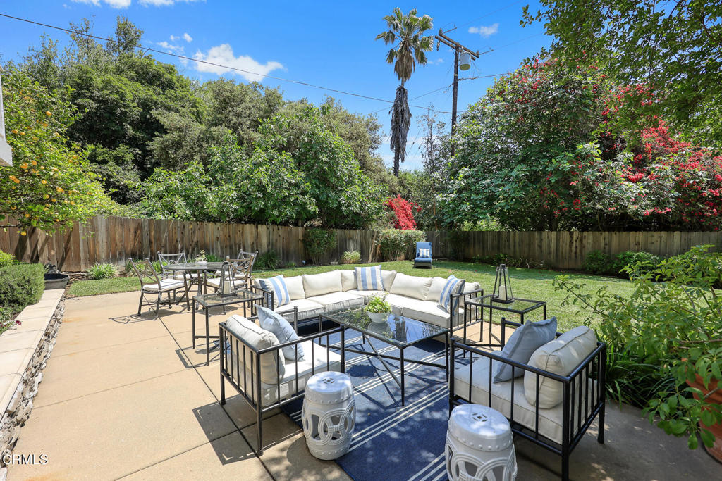 260 W Carter Avenue