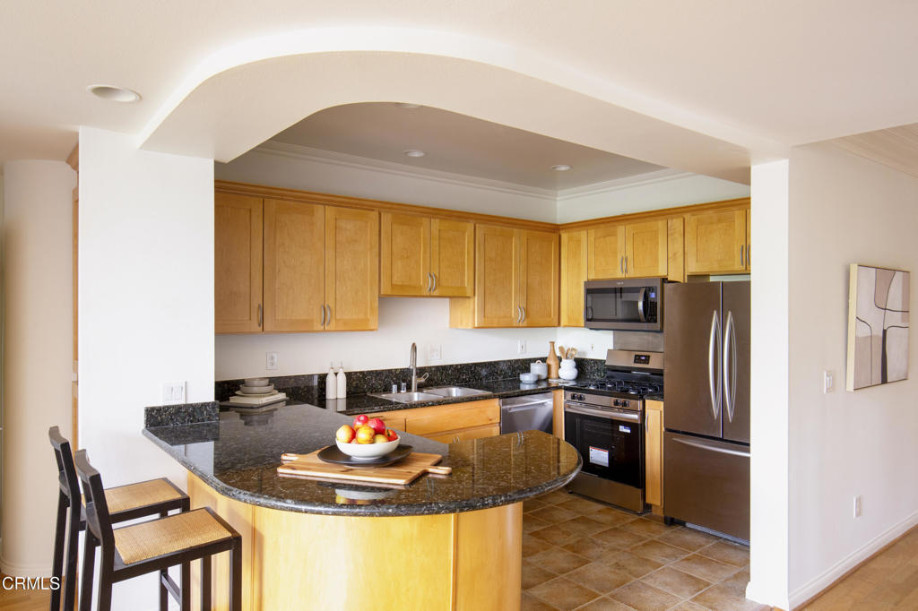12603 Moorpark Street 303