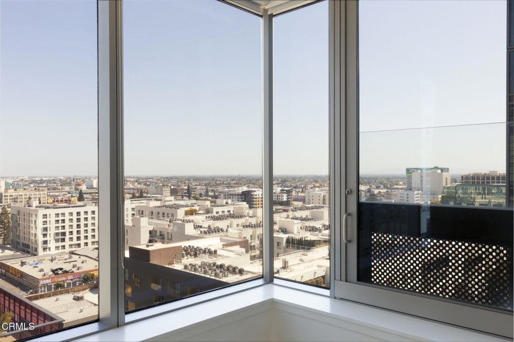 1155 S Grand Avenue 1403