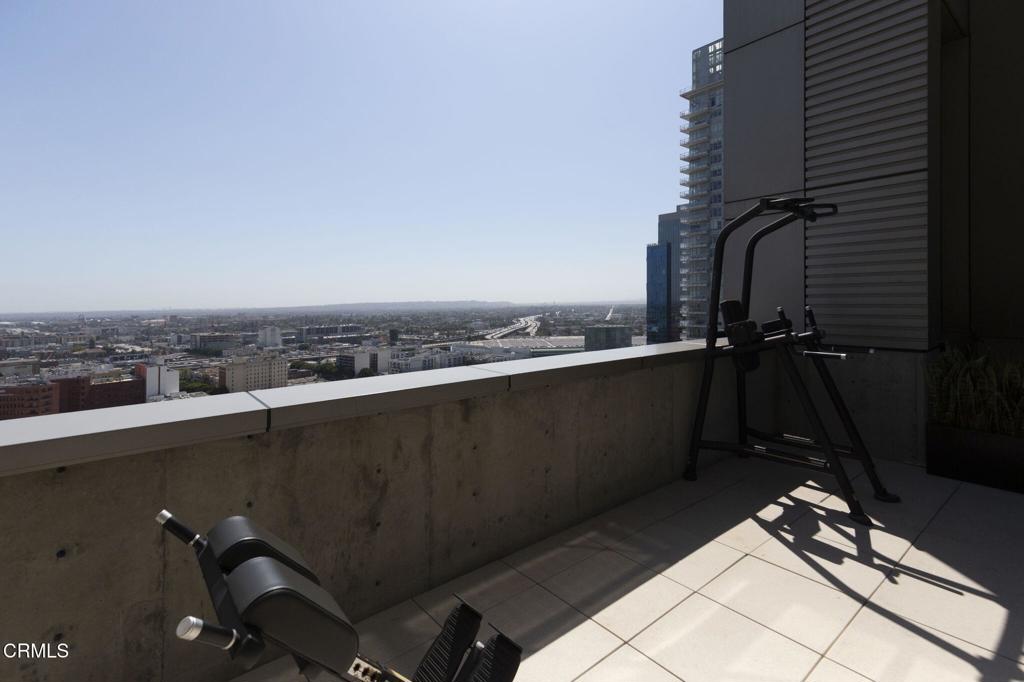 1155 S Grand Avenue 1403