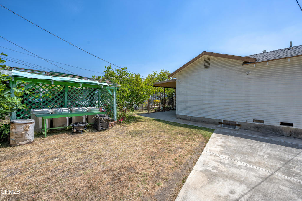 1139 N. Heliotrope Dr.