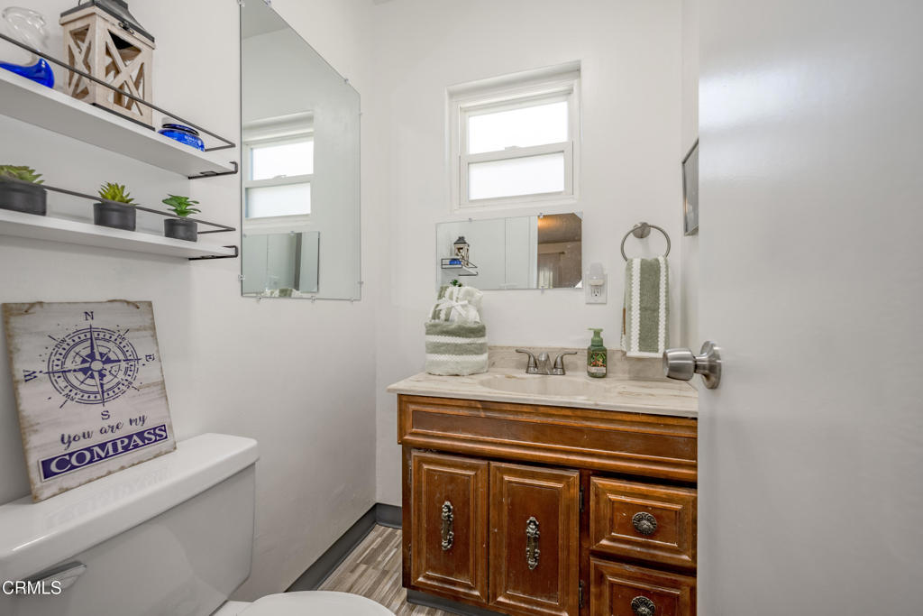 1139 N. Heliotrope Dr.
