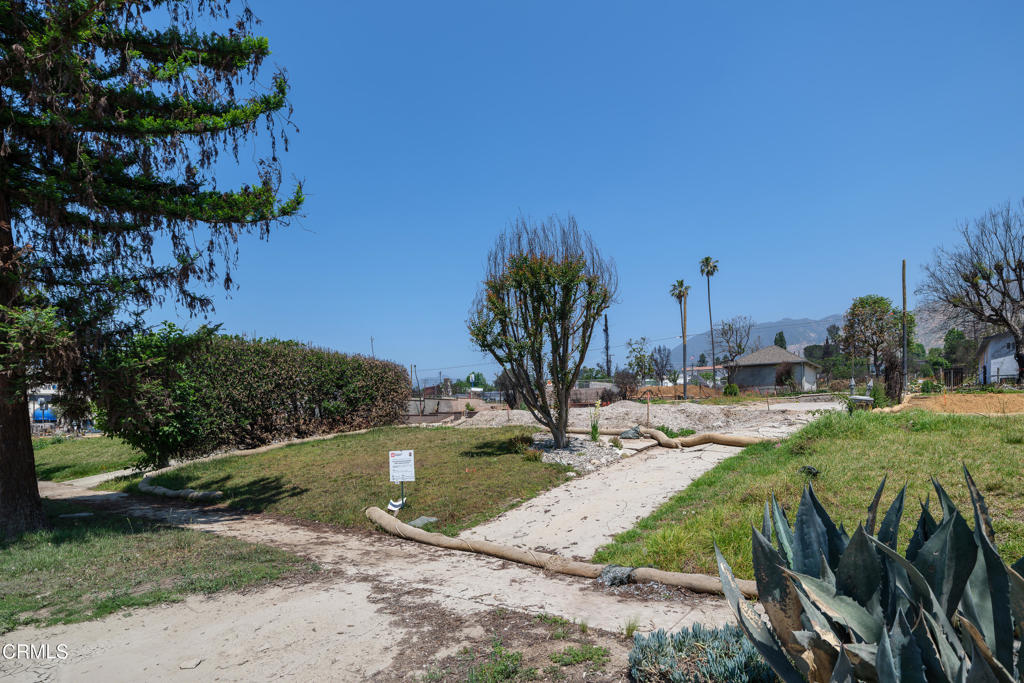 955 E Mendocino Street