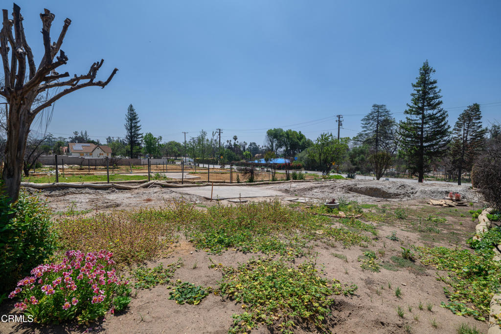 955 E Mendocino Street