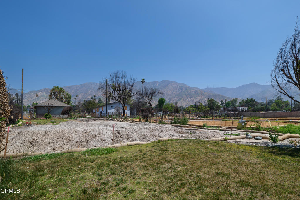 955 E Mendocino Street