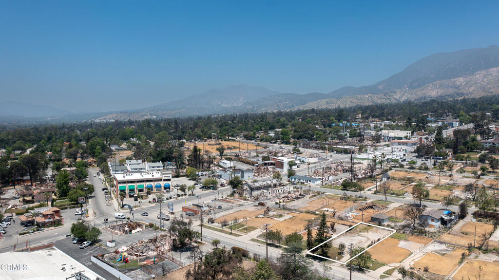 955 E Mendocino Street