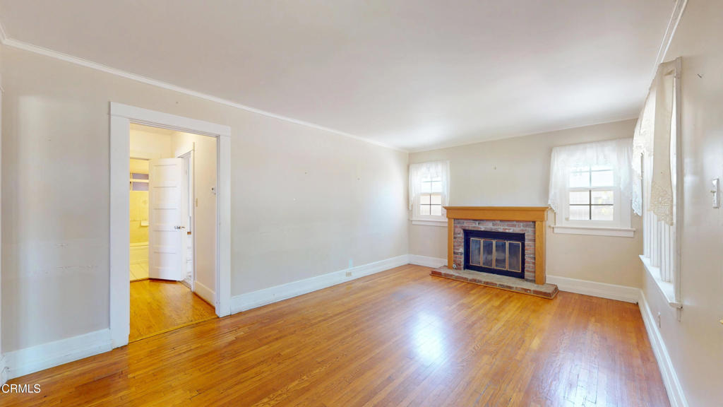 870 N Wilson Avenue