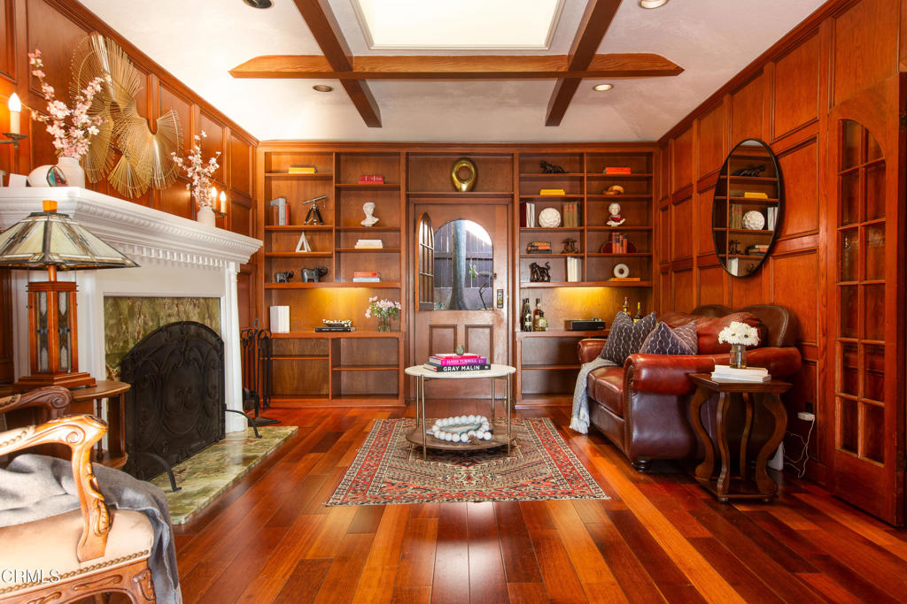 3880 Clayton Avenue W