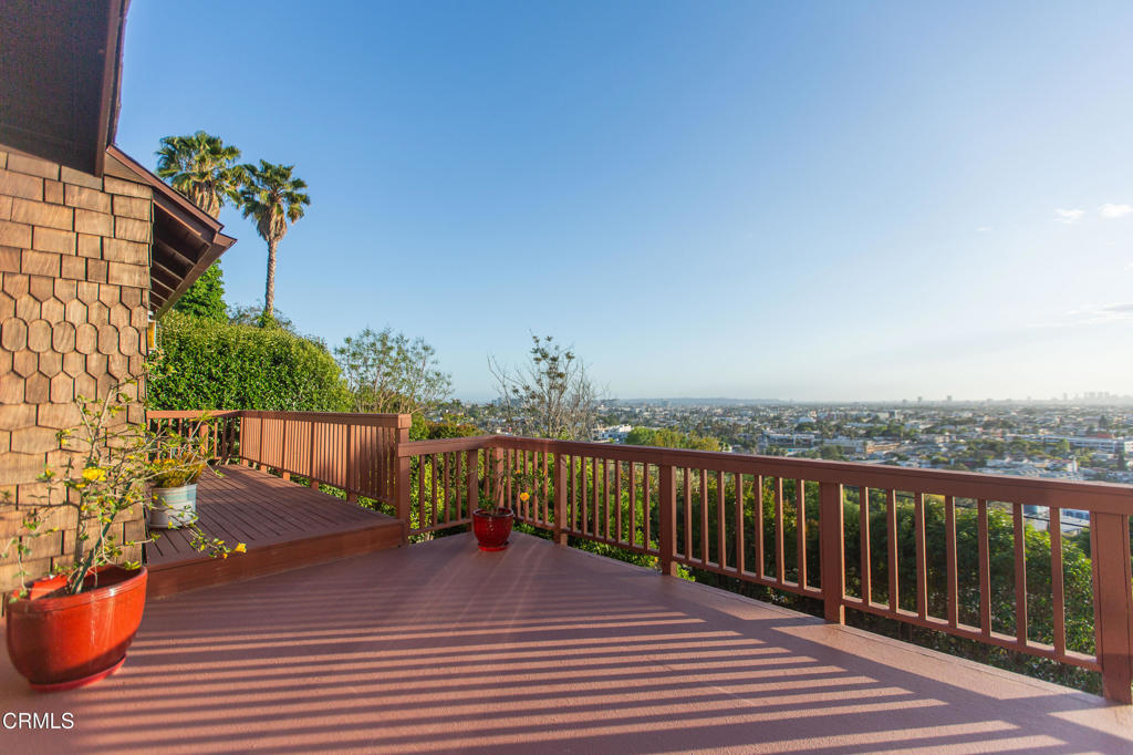 3880 Clayton Avenue W