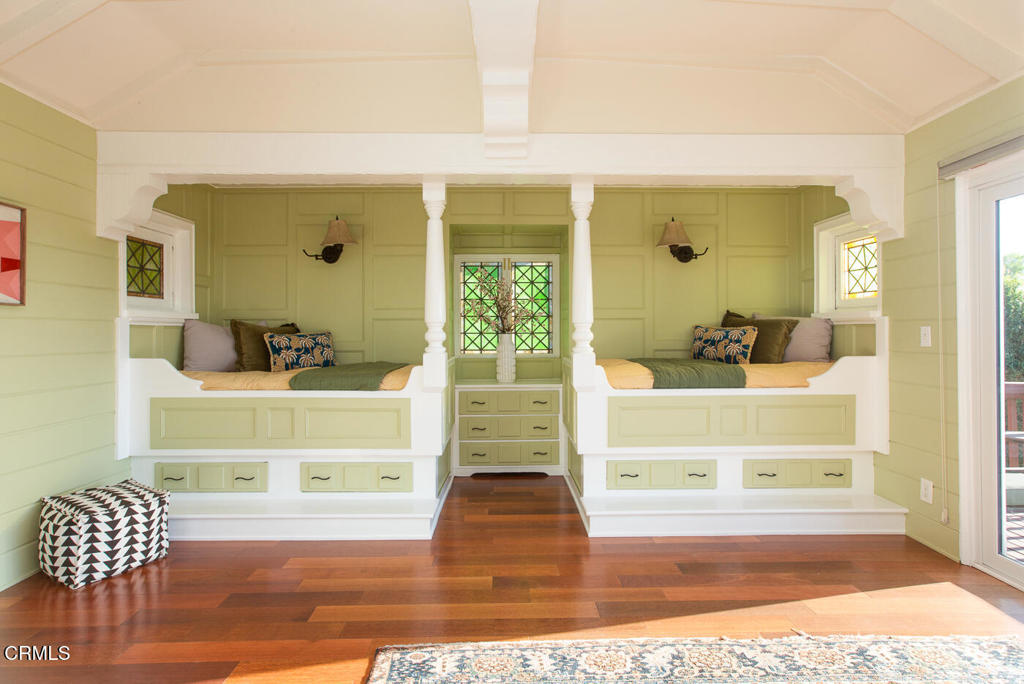 3880 Clayton Avenue W