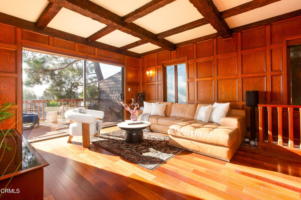 3880 Clayton Avenue W