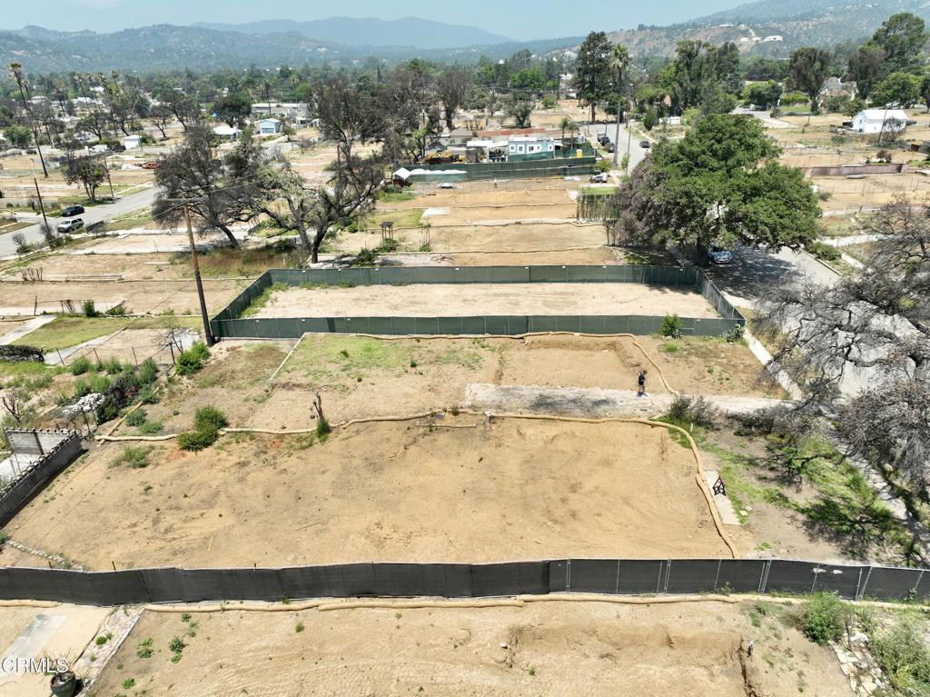 64 W Mariposa Street