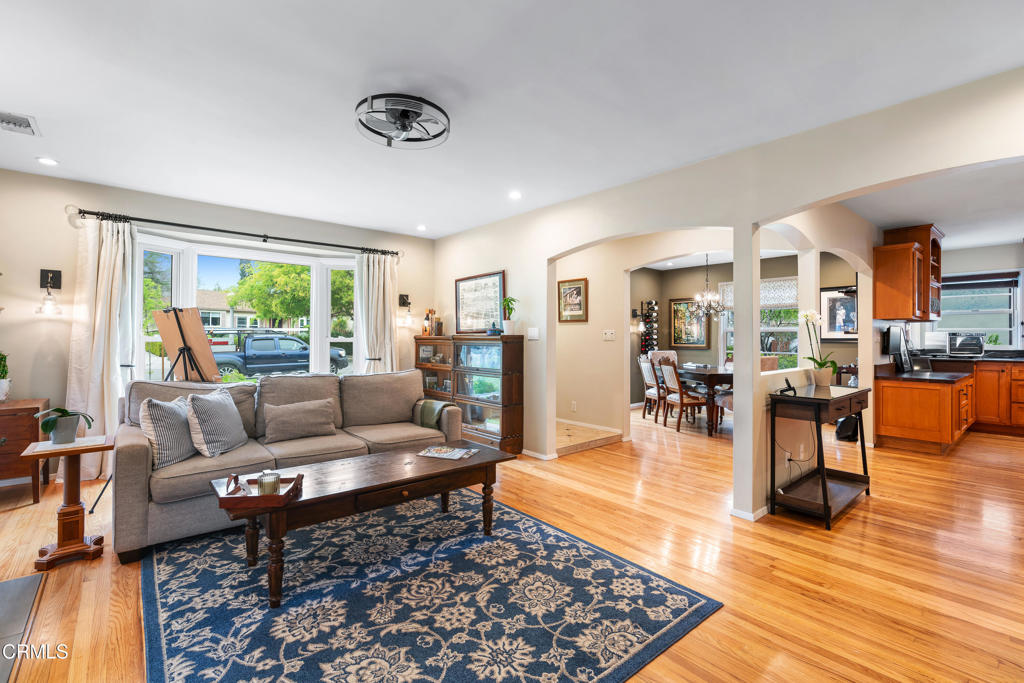 400 N Sunnyslope Avenue