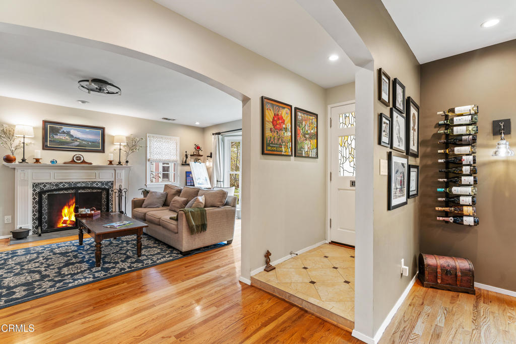 400 N Sunnyslope Avenue