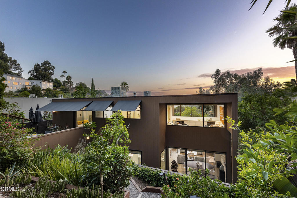 2266 Panorama Terrace