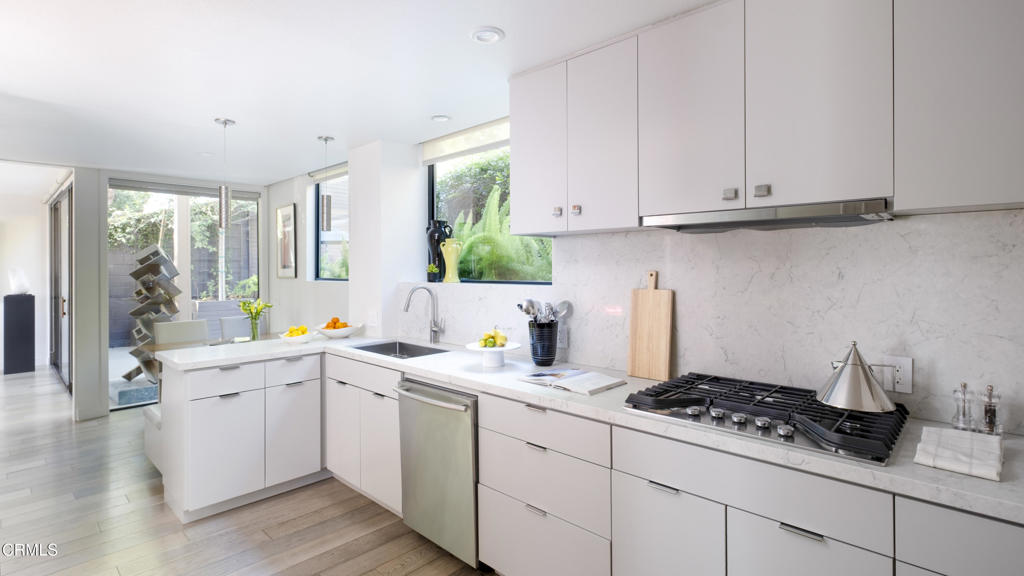 2266 Panorama Terrace