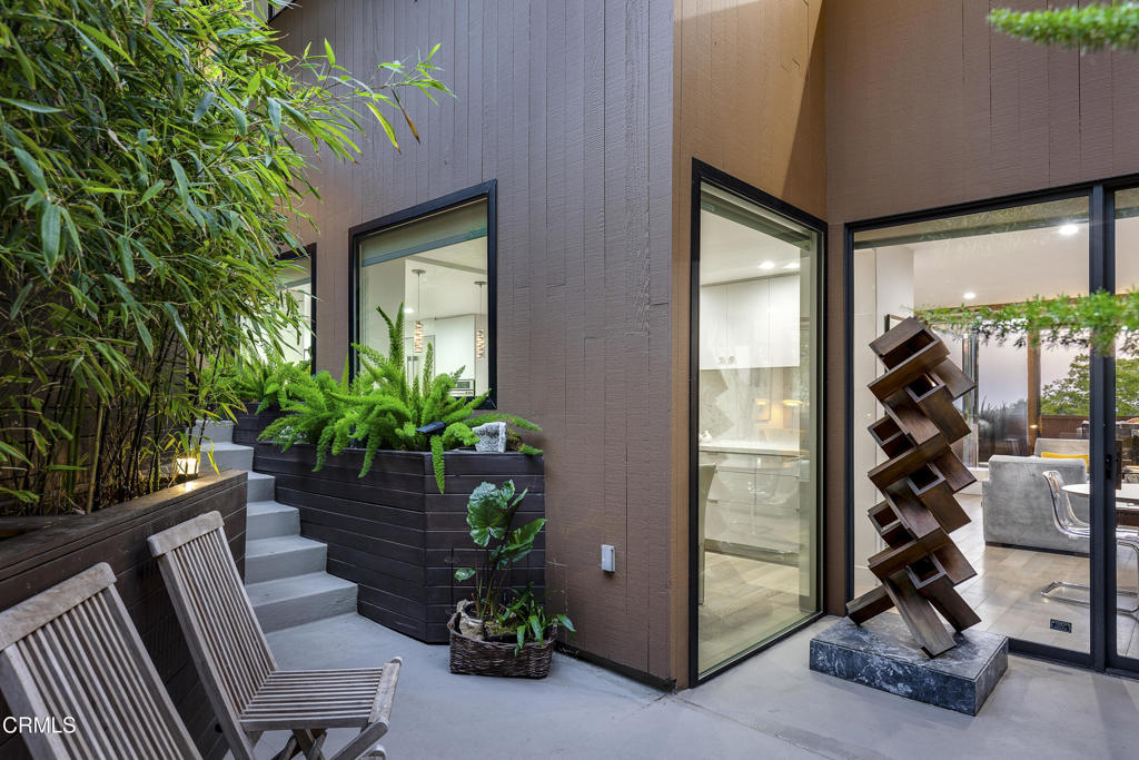 2266 Panorama Terrace