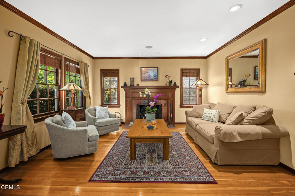 1116 Foothill Street