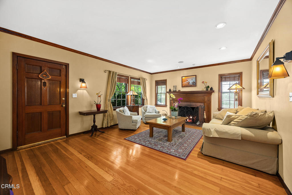 1116 Foothill Street