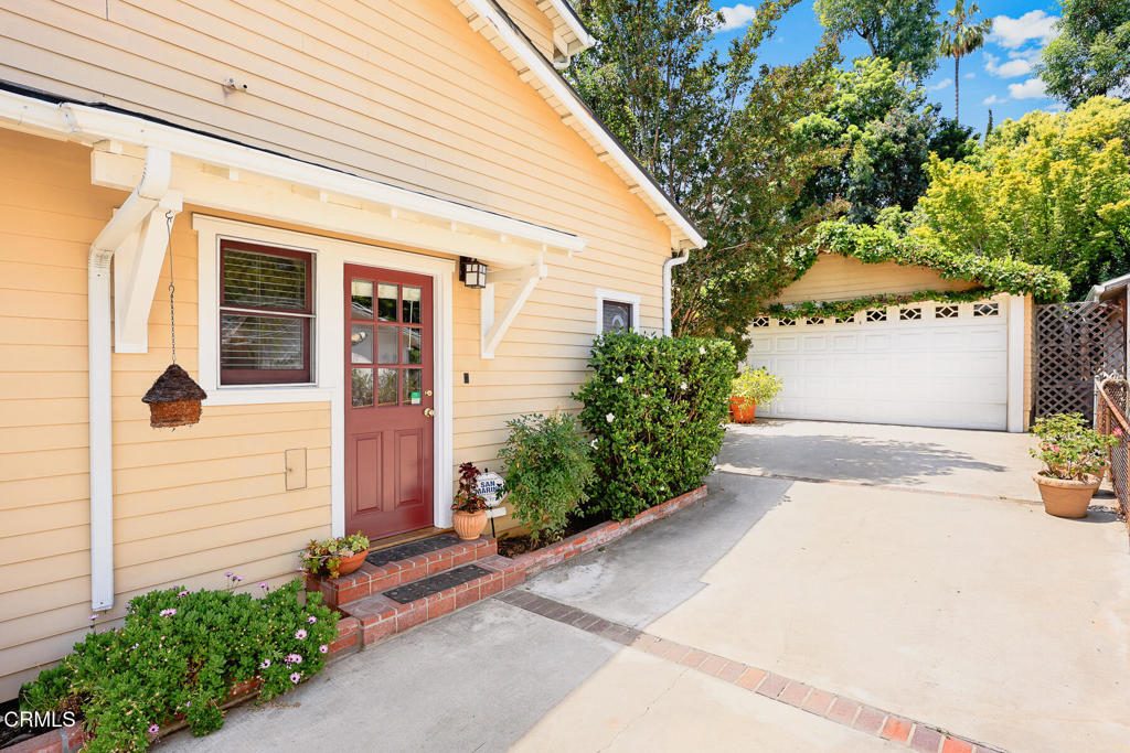 1116 Foothill Street