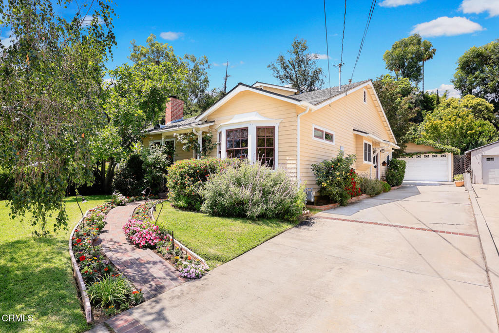 1116 Foothill Street