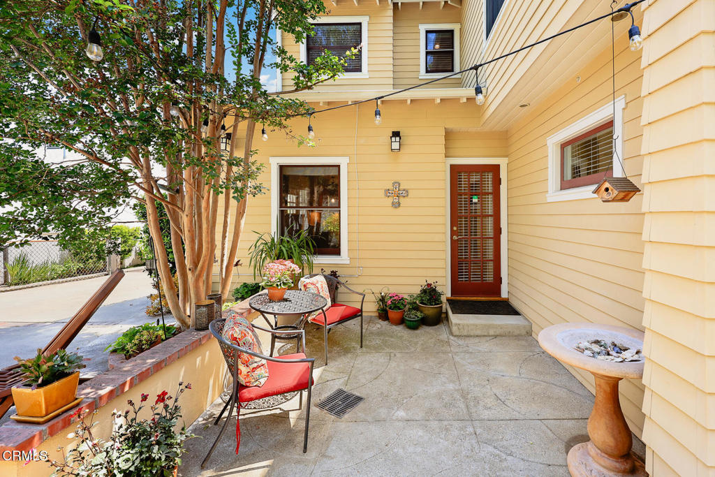 1116 Foothill Street