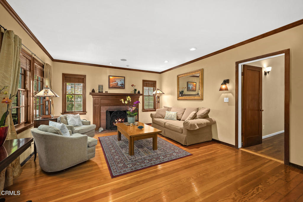 1116 Foothill Street