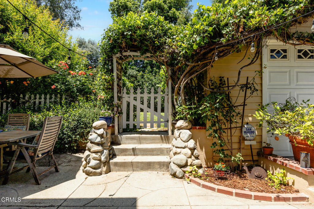 1116 Foothill Street