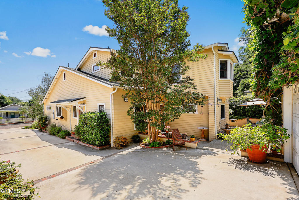 1116 Foothill Street