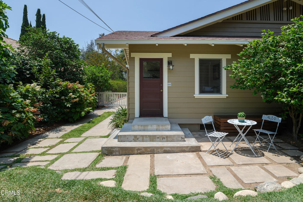 1036 N Chester Avenue