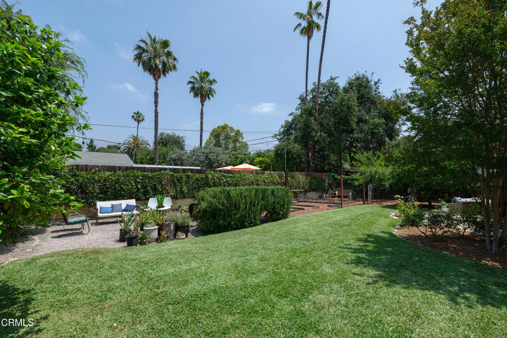 1036 N Chester Avenue