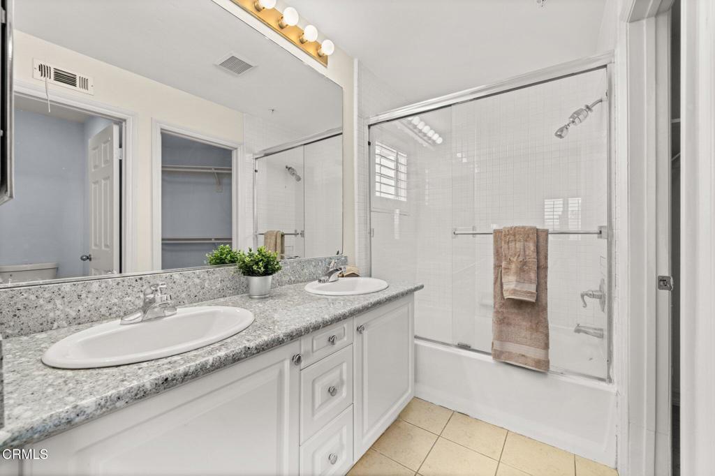 489 W Summerfield Circle