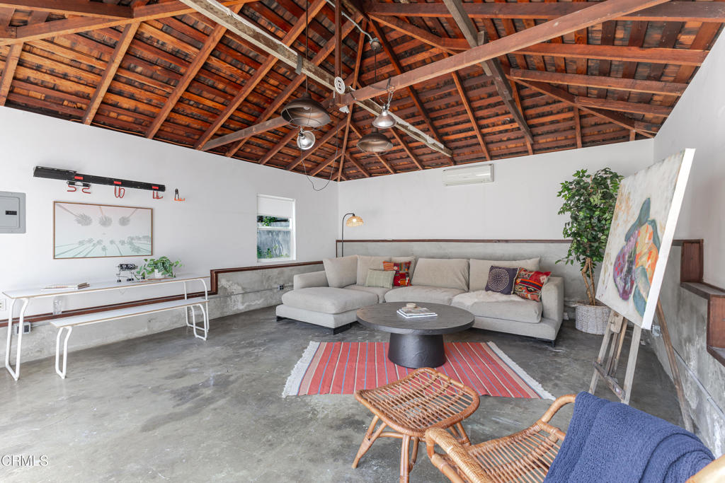 1541 La Loma Road